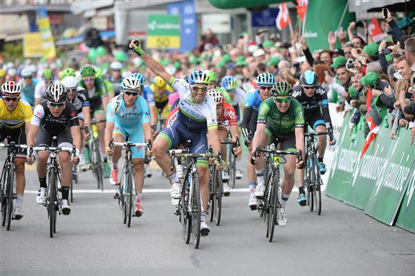 Michael Albasini wins the stage